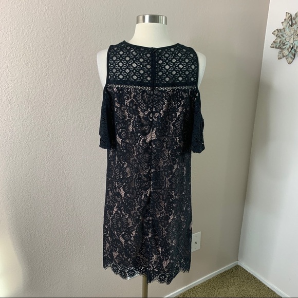 LOFT Lace Cold Shoulder Crew Neckline Dress Size 4 - Picture 4 of 14